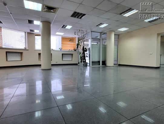 Малиновського  11 метро  Оболонь. S=240м. вільного призначення.