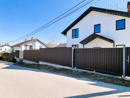 Круглик. Котедж 135м в КМ Ліс та озеро. Вода світло газ каналізація